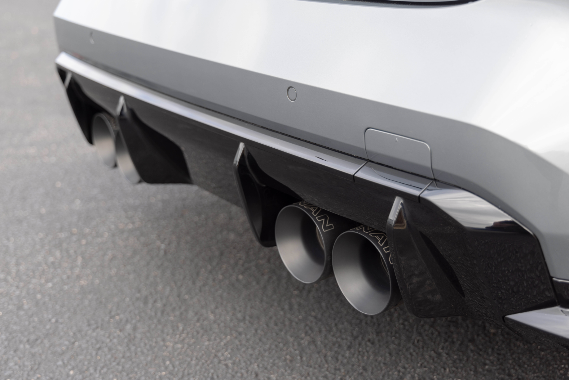 Dinan Valved Axle-Back Exhaust - 2021-2026 BMW M3/M4 Part #  D660-0093-BLK